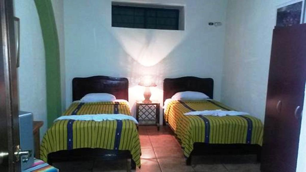 Hostal Casa Dona Mercedes Hotel Quetzaltenango Room photo