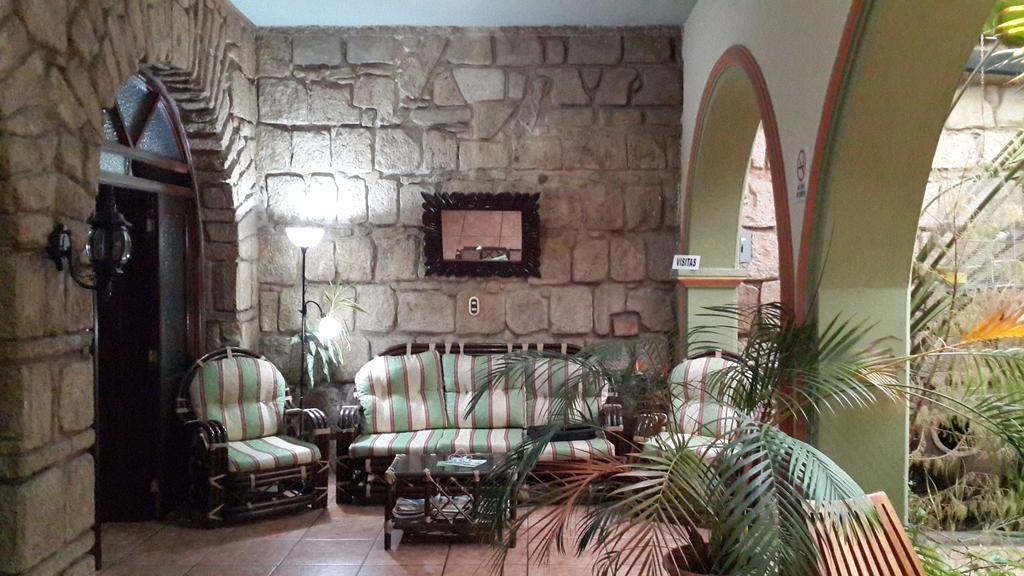 Hostal Casa Dona Mercedes Quetzaltenango Exterior photo